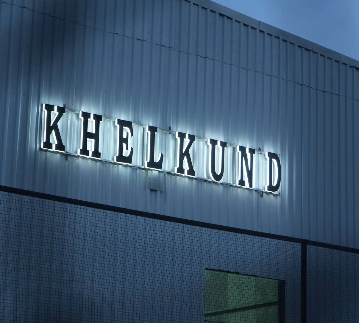 Badminton court at Khelkund in adjacent AIPL JOY SQUARE, Sector-63A, Kadarpur, Gurugram, Haryana 122102 - Professional badminton courts for weekend games and tournaments